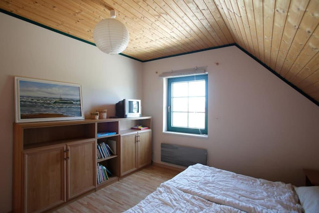 Großes familienfreundliches Ferienhaus Born Exterior foto