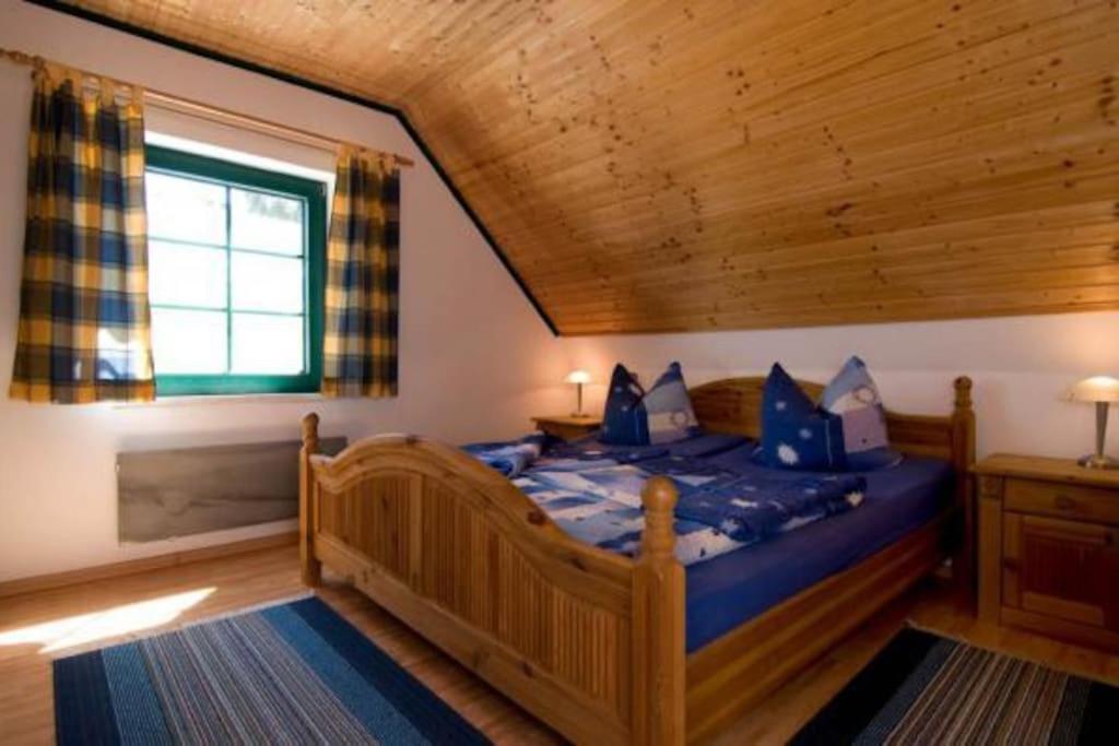 Großes familienfreundliches Ferienhaus Born Exterior foto