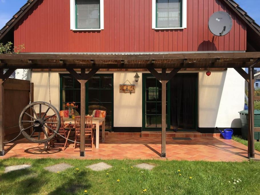 Großes familienfreundliches Ferienhaus Born Exterior foto