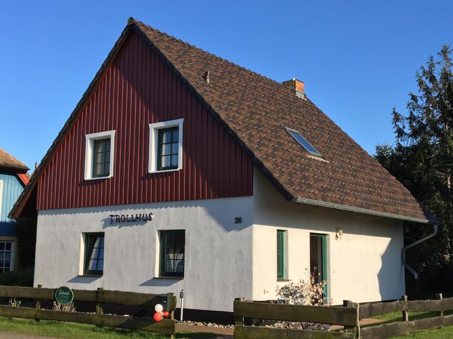 Großes familienfreundliches Ferienhaus Born Exterior foto